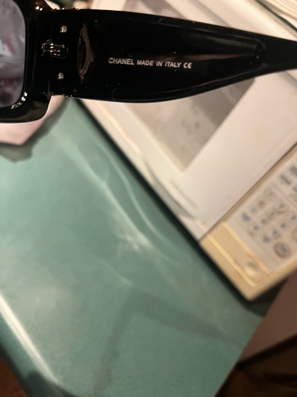 CHANEL Black Sunglasses with Gold CC Logo and Trim - Picture 4 of 4